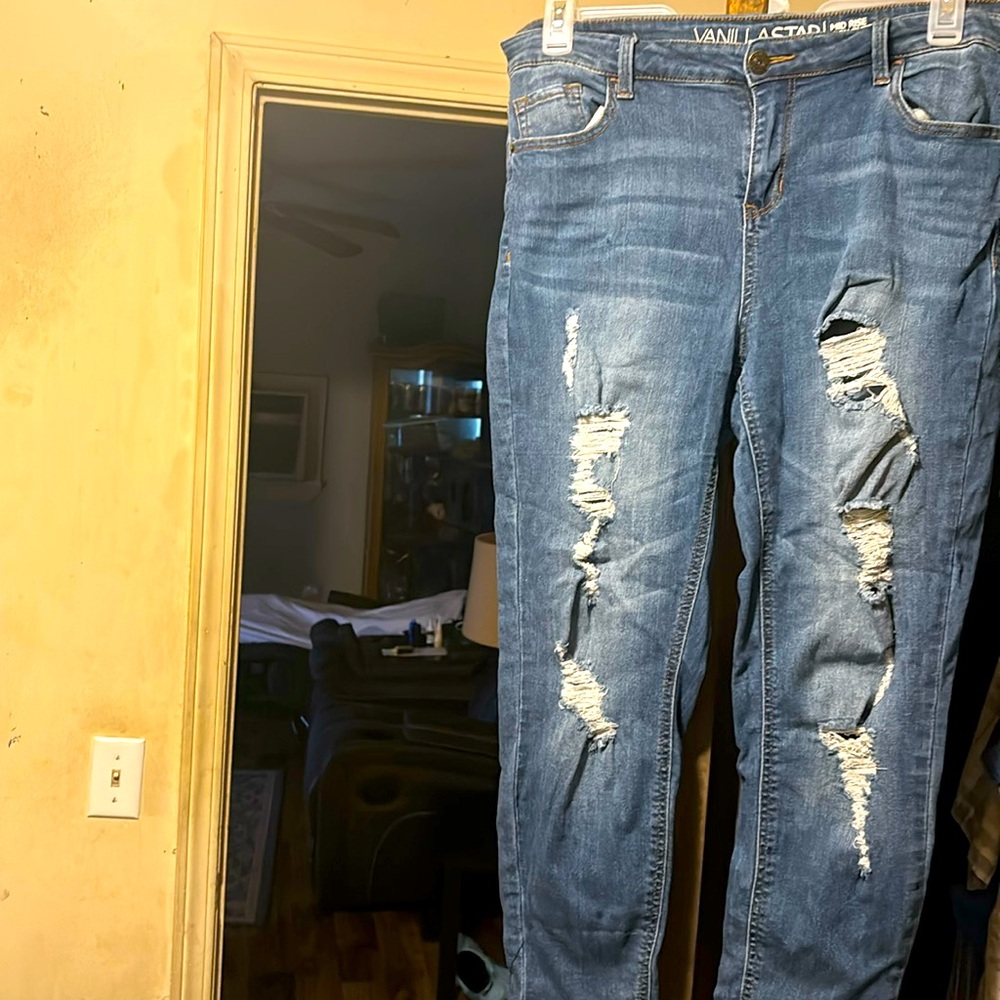 These are her vanilla star brand stretch leggings